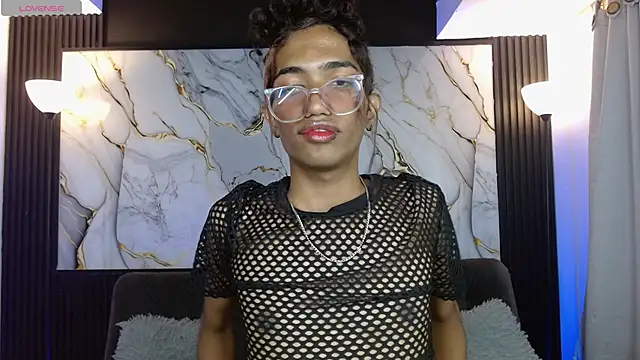 Snapshot of triiangel_latinboy chatting on 04.24.26 triiangel latinboy online show from 04.24.26