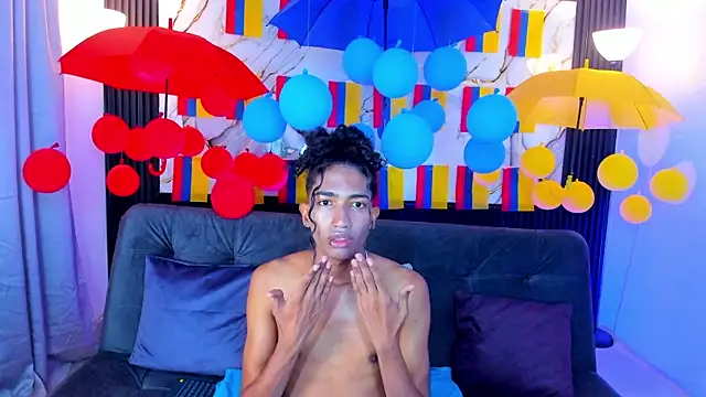 triiangel latinboy online show from 06.18.26