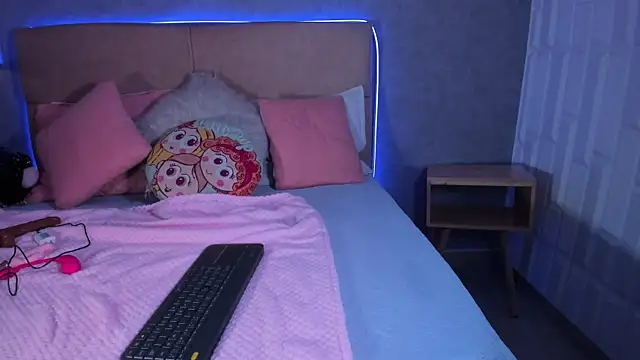 RoxaneBrown online show from 06.23.26