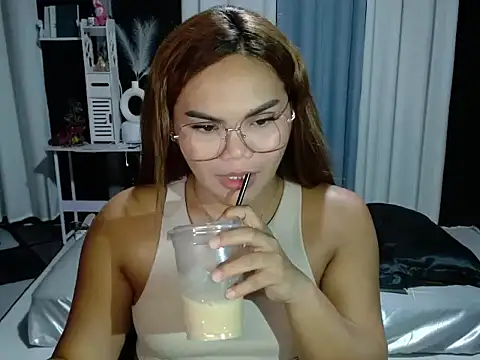 Snapshot of Kylie_mortel chatting on 04.10.26 Kylie mortel online show from 04.10.26