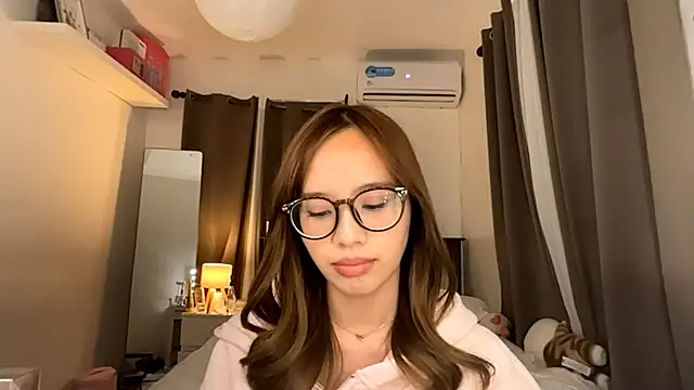 Snapshot of VondaHolmquest chatting on 04.11.26 VondaHolmquest online show from 04.11.26