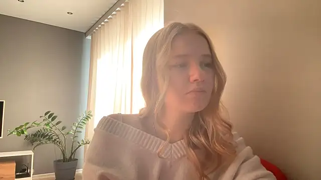 Snapshot of PlasaRima chatting on 04.19.26 PlasaRima online show from 04.19.26