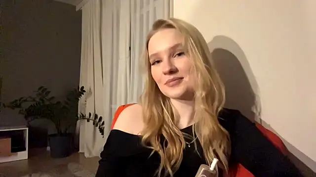 Snapshot of PlasaRima chatting on 04.25.26 PlasaRima online show from 04.25.26