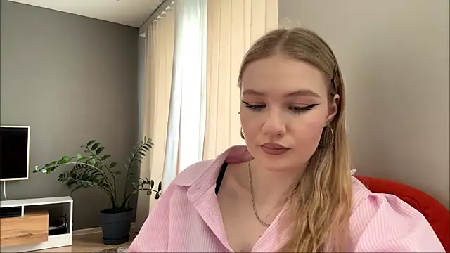 Snapshot of PlasaRima chatting on 05.28.26 PlasaRima online show from 05.28.26