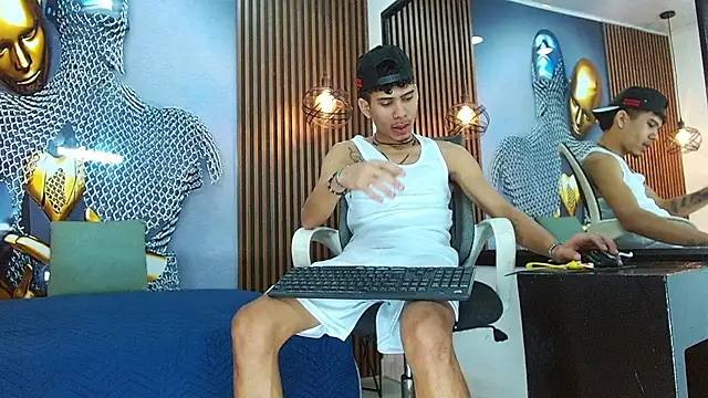 Skinny cute Alyer online show from 05.12.26