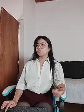 Iam eli09 online show from 04.21.26