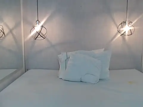 Snapshot of Migatica_johnson12 chatting on 04.18.26 Migatica johnson12 online show from 04.18.26