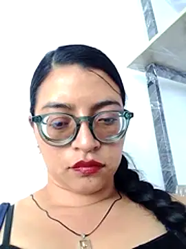 Snapshot of SOFI__10 chatting on 04.19.26 SOFI 10 online show from 04.19.26