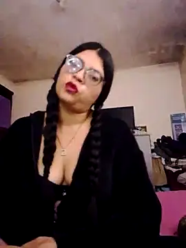 Snapshot of SOFI__10 chatting on 04.26.26 SOFI 10 online show from 04.26.26