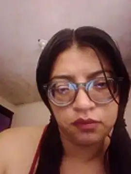 Snapshot of SOFI__10 chatting on 04.28.26 SOFI 10 online show from 04.28.26