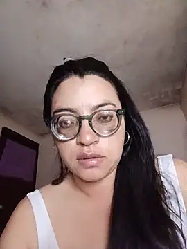 Snapshot of SOFI__10 chatting on 05.25.26 SOFI 10 online show from 05.25.26