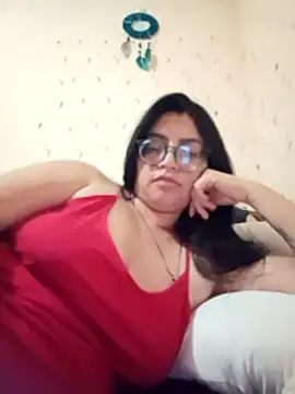 Snapshot of SOFI__10 chatting on 05.27.26 SOFI 10 online show from 05.27.26