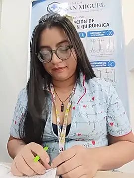 Snapshot of SOFI__10 chatting on 05.27.26 SOFI 10 online show from 05.27.26