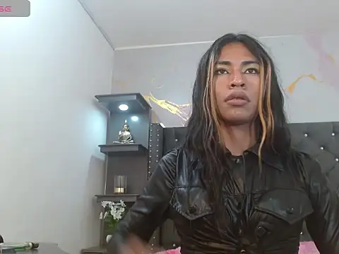 Snapshot of Naomisaenz01 chatting on 05.30.26 Naomisaenz01 online show from 05.30.26