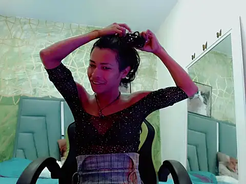 Naomisaenz01 online show from 06.01.26