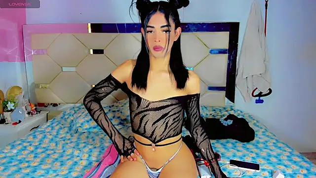 Naomisaenz01 online show from 07.28.26