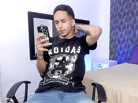 Snapshot of Zack_isback chatting on 04.09.26 Zack isback online show from 04.09.26