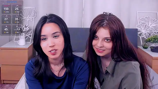 Snapshot of ReynaGrinvalsky chatting on 04.23.26 ReynaGrinvalsky online show from 04.23.26