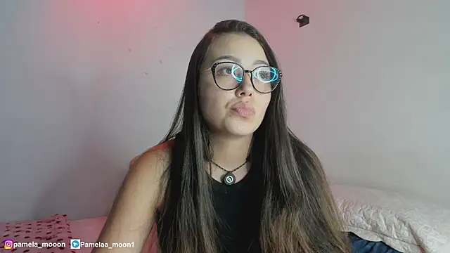 Snapshot of Pamelaa_moon1 chatting on 05.29.26 Pamelaa moon1 online show from 05.29.26