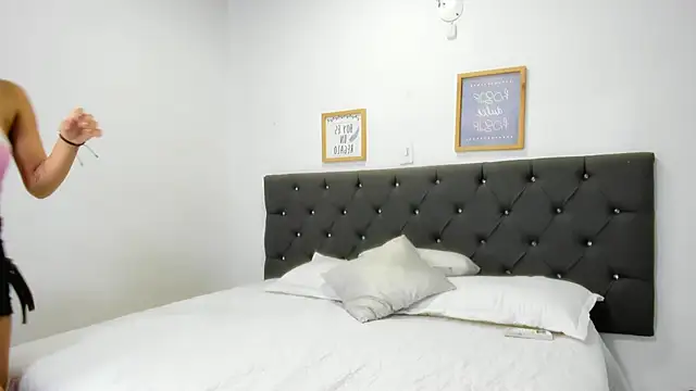 Isabella-Rose1 online show from 04.13.26