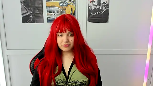 Snapshot of Caroline_cutte chatting on 04.23.26 Caroline cutte online show from 04.23.26
