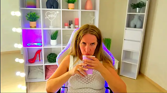 MollyLoll online show from 07.01.26