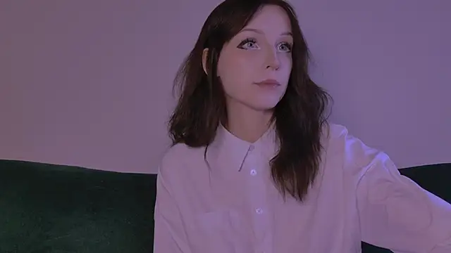 Snapshot of claire_bennett_ chatting on 04.15.26 claire bennett online show from 04.15.26