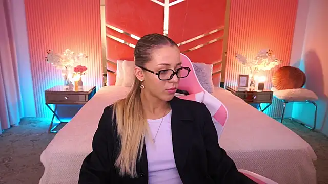 DoveLovee online show from 06.05.26