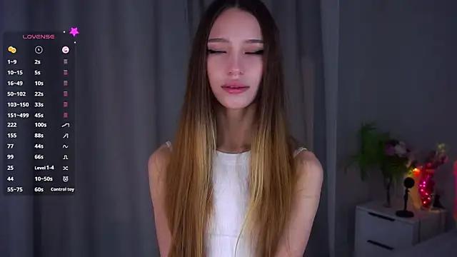 Snapshot of TamaGamelin chatting on 04.30.26 TamaGamelin online show from 04.30.26