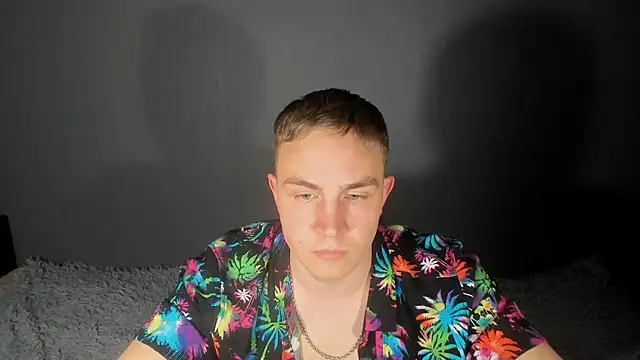 Snapshot of avrions chatting on 04.16.26 avrions online show from 04.16.26