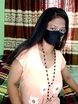 Snapshot of black-woman chatting on 06.15.26 black-woman online show from 06.15.26