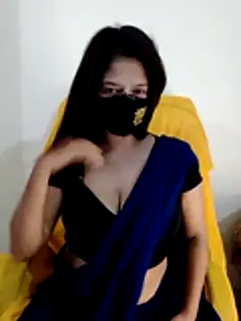 Snapshot of black-woman chatting on 06.23.26 black-woman online show from 06.23.26