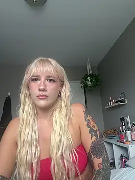 Snapshot of BettyBadNews chatting on 04.30.26 BettyBadNews online show from 04.30.26