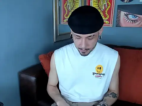 Snapshot of Murdockk chatting on 05.17.26 Murdockk online show from 05.17.26
