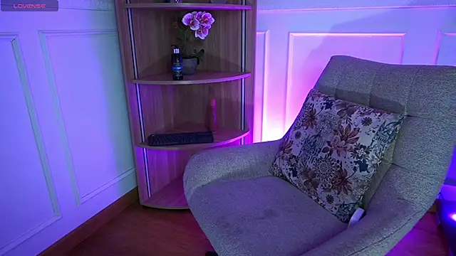 BrianaLane online show from 07.28.26