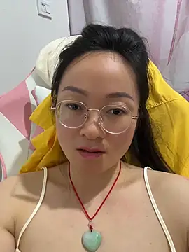 Snapshot of H-202604 chatting on 05.27.26 H-202604 online show from 05.27.26