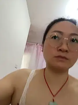 Snapshot of H-202604 chatting on 07.20.26 H-202604 online show from 07.20.26
