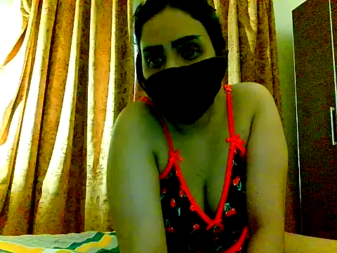 Ladyhunder99 online show from 04.30.26