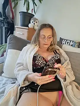 Blond lady czech online show from 05.14.26
