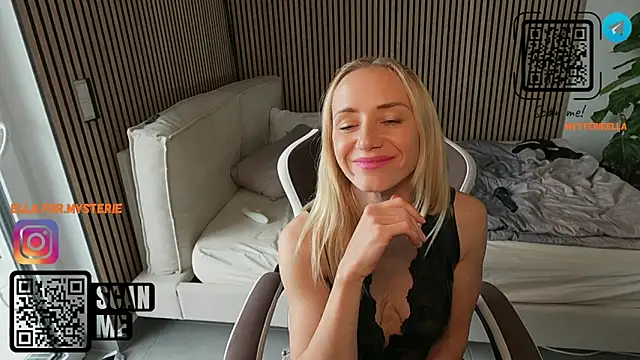 Snapshot of Ella_Mysterie chatting on 05.03.26 Ella Mysterie online show from 05.03.26