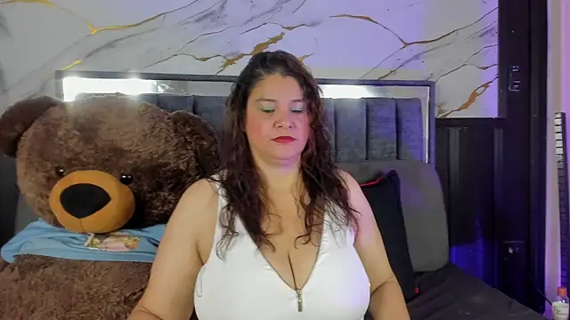 Snapshot of Lady_LUCY69 chatting on 05.06.26 Lady LUCY69 online show from 05.06.26