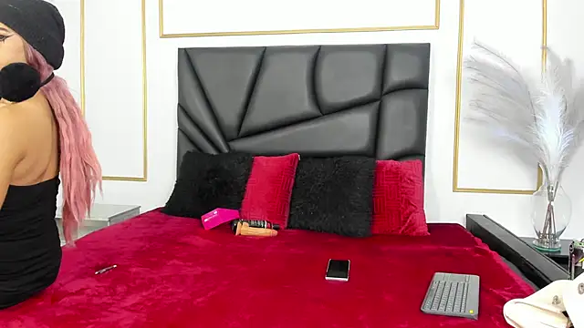 Flor pink online show from 04.15.26