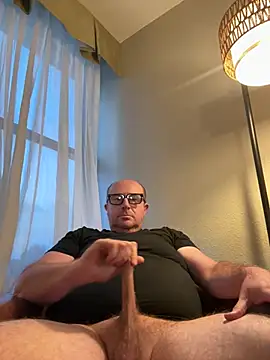 Snapshot of CallumBee chatting on 07.24.26 CallumBee online show from 07.24.26