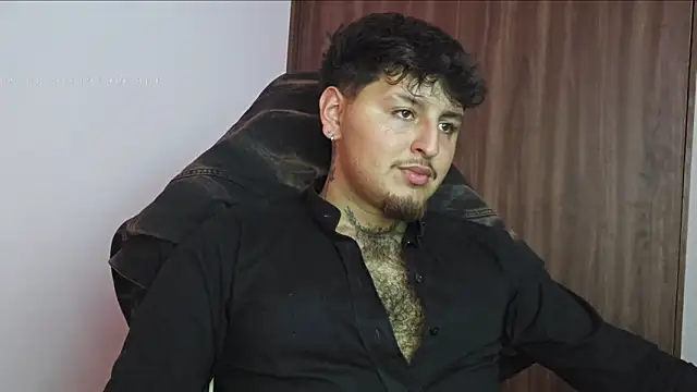 Snapshot of djsex_yerknox chatting on 06.19.26 djsex yerknox online show from 06.19.26