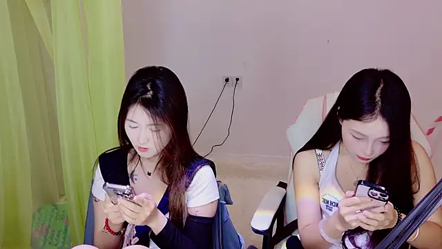 Snapshot of Xiongchumo1120 chatting on 05.25.26 Xiongchumo1120 online show from 05.25.26