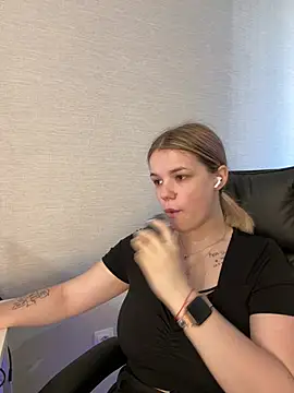 KimEvanss online show from 07.04.26