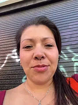 Snapshot of SARA_21- chatting on 04.26.26 SARA 21- online show from 04.26.26