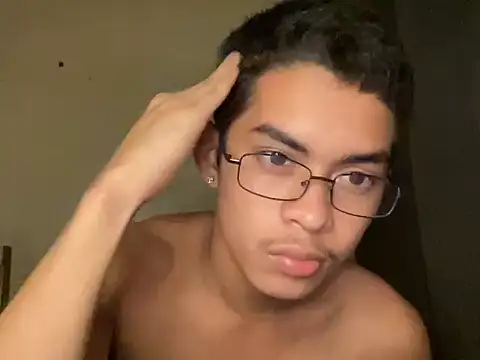 yourhotasian jhonpol16 online show from 04.16.26