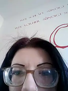HotVWGirl online show from 04.22.26