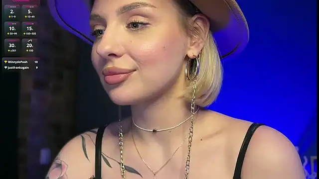 Snapshot of mari_grey chatting on 05.03.26 mari grey online show from 05.03.26